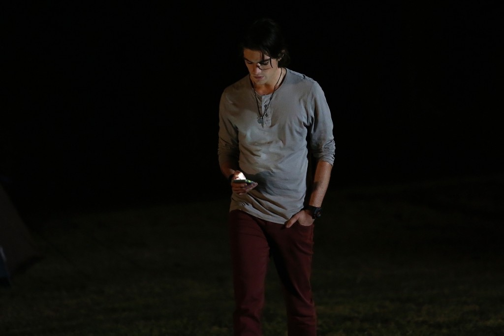 Josh searches for Tank after receiving Maddy's text