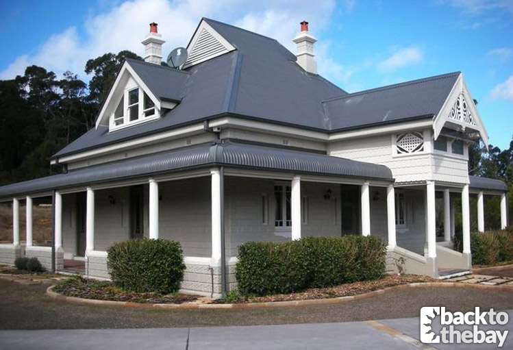 Summer Bay House & Caravan Park (19882002, 2015) Home and Away