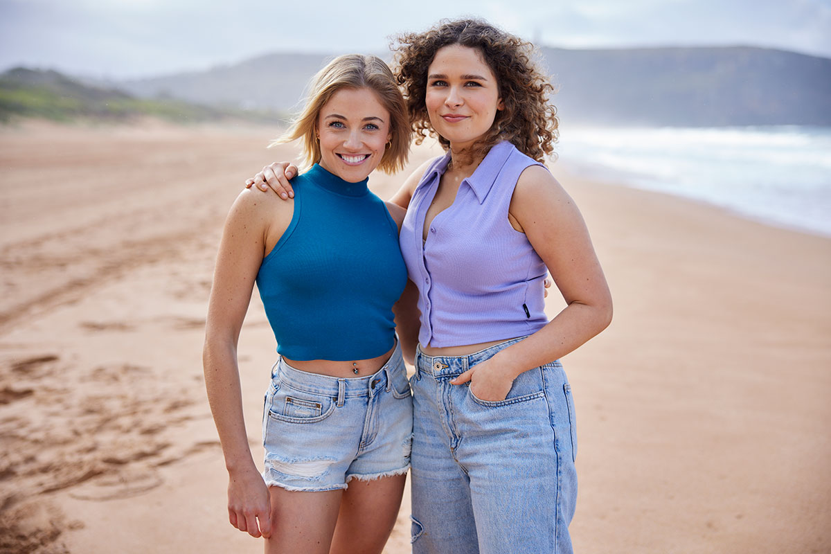 Home and Away welcomes Dana and Harper to Summer Bay